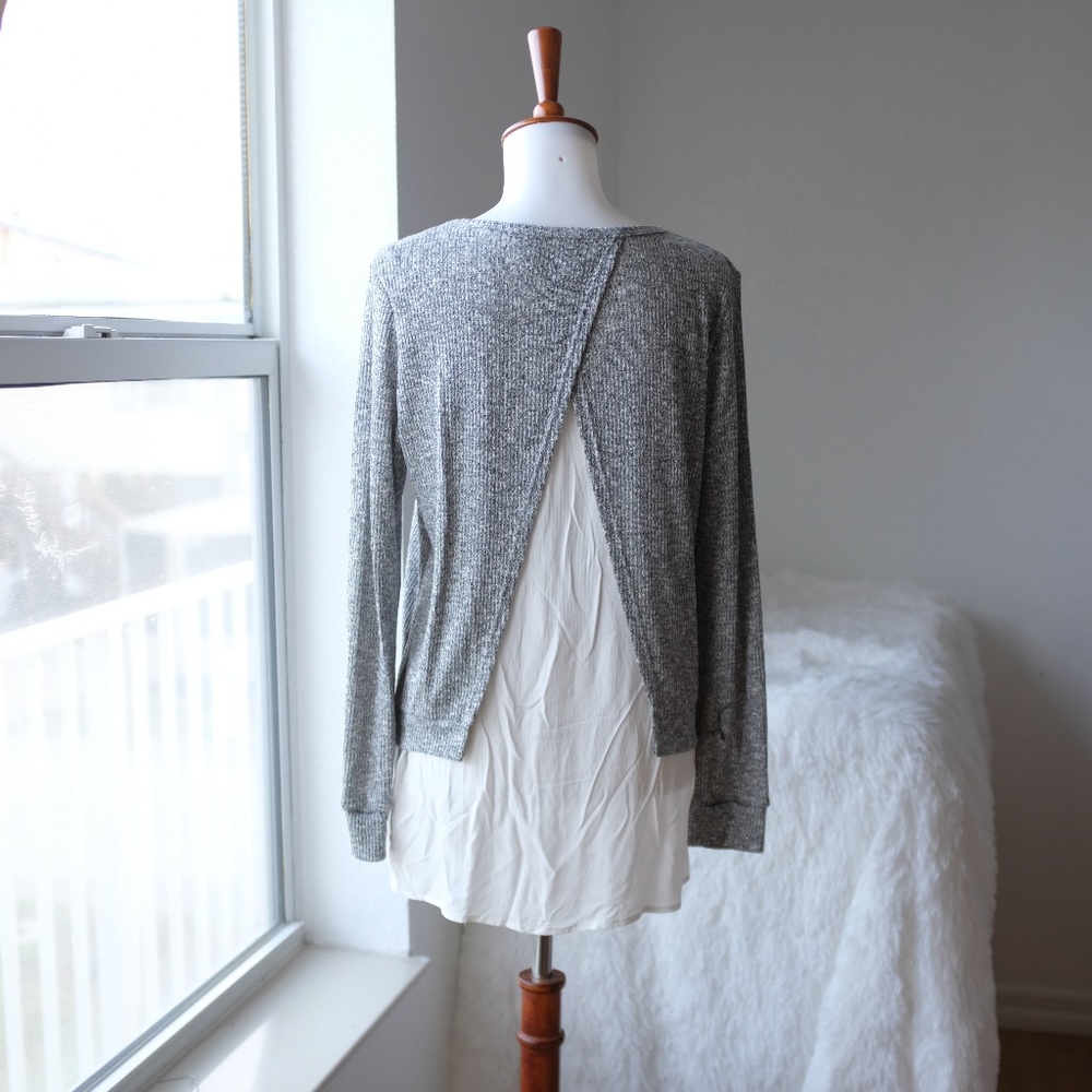 7 items for $25 GRAY WHITE TOP - Picture 3 of 6